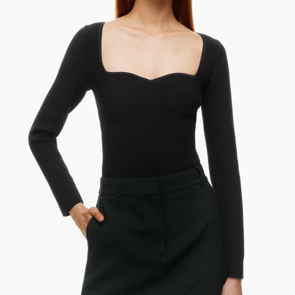 Aritzia Sweaters - Aritzia Babaton Sculpt Knit Sweetheart Longsleeve in Black